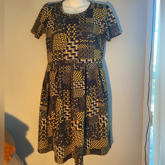 Lularoe geometric pattern dress *Has pockets!* - Picture 2 of 10